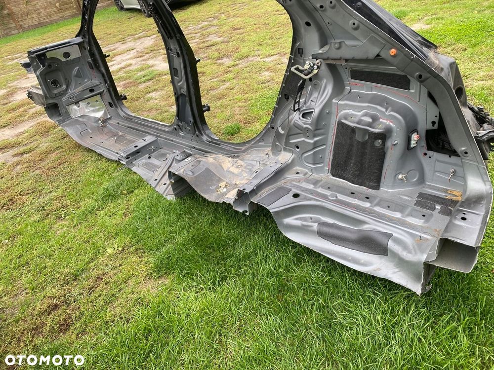 MERCEDES gla 156 slupek prog prawy lewy caly bok kolor 191 - 7