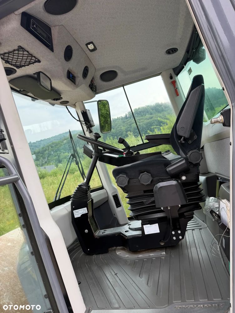 Dynapac Atlas Copco CA1500 D Walec Drogowy Terenowy Guma-Stal. 9 ton. Import Norwegia 2015rok. Maszyna w pięknym stanie! Wentylacja Klima. Serwisy w Dekra AKTUALNE 2026r. Zero zniszczeń IGŁA Po serwisach eksploatacyjnych w Norwegii. Walec z Upadłości od pierwszego właściciela. Obrotowy fotel wraz ze sterowaniem. Dokumenty Dekra! Silnik Cummins 110Km. Nagłośnienie radio! Usb. Zero luzów i wycieków! Niski Przebieg 200mtg. Oryginał! Wielka Okazja - 7
