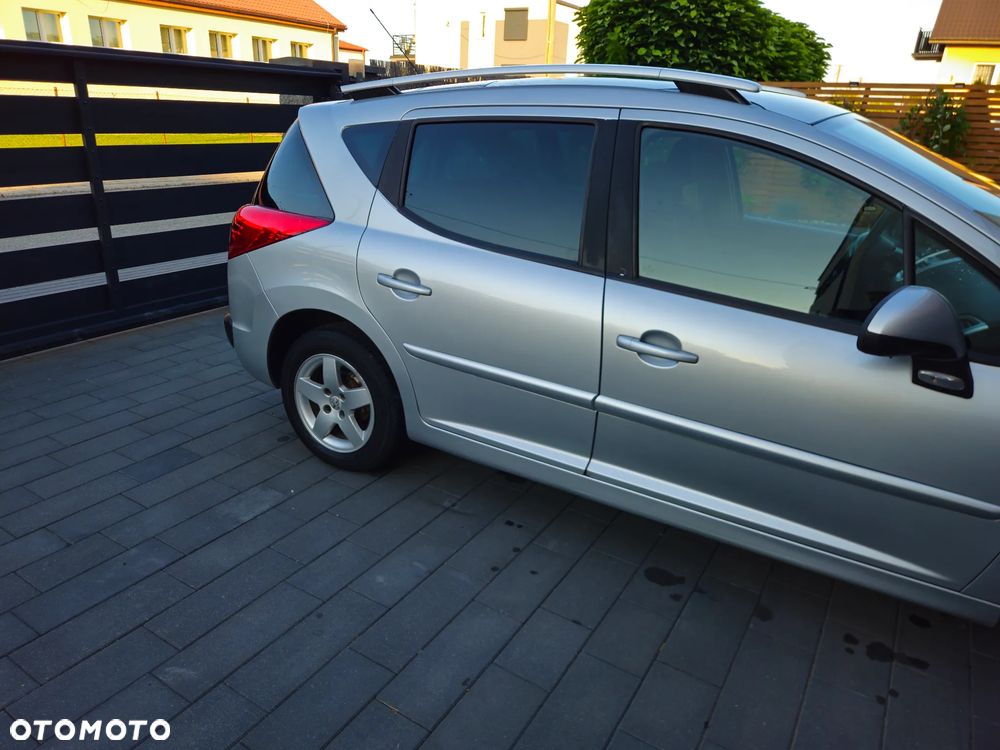 Peugeot 207 1.4 - 5