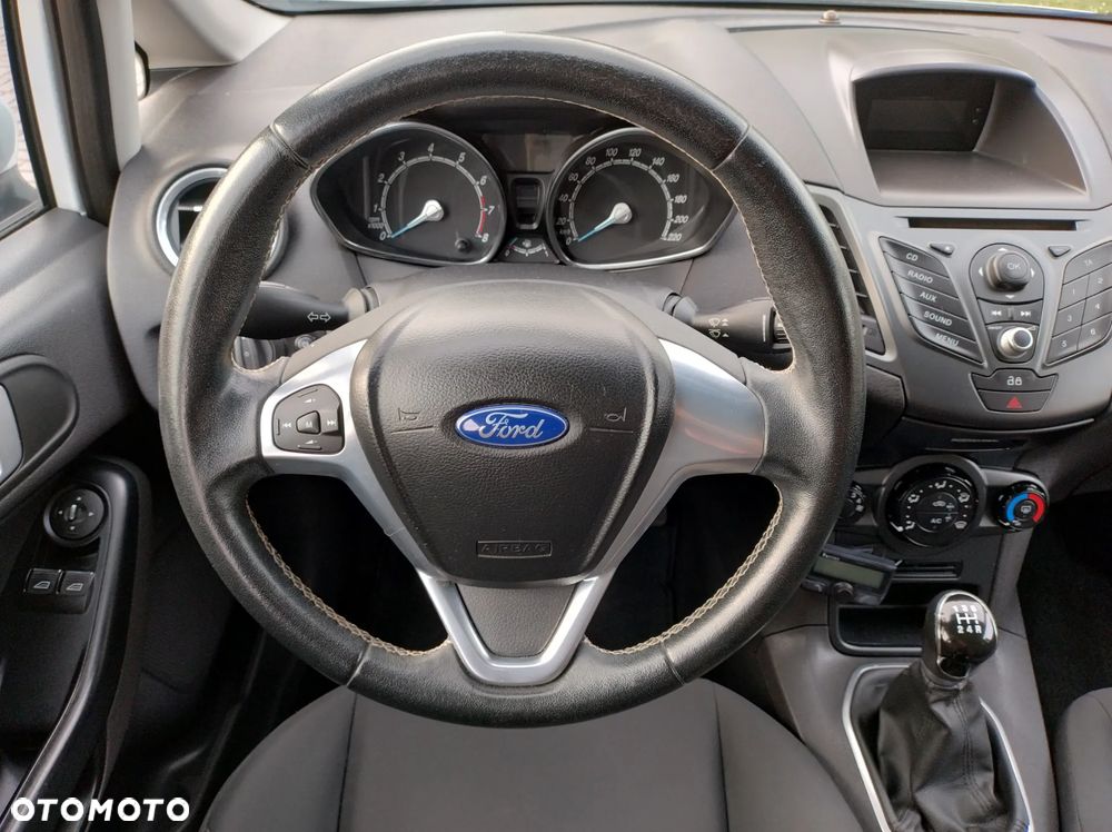 Ford Fiesta 1.25 Champions Edition - 28