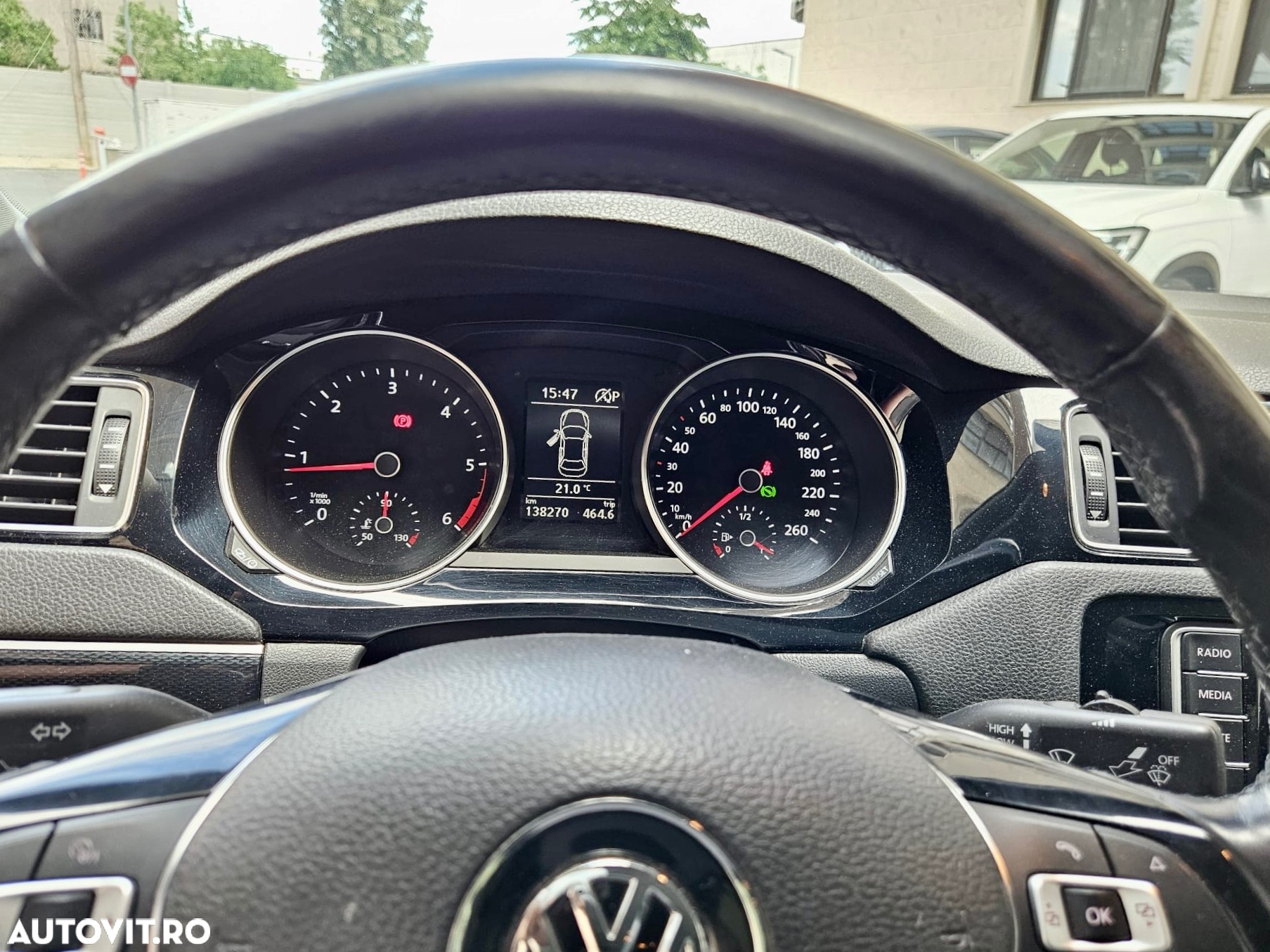 Volkswagen Jetta 2.0 TDI DSG Comfortline - 8