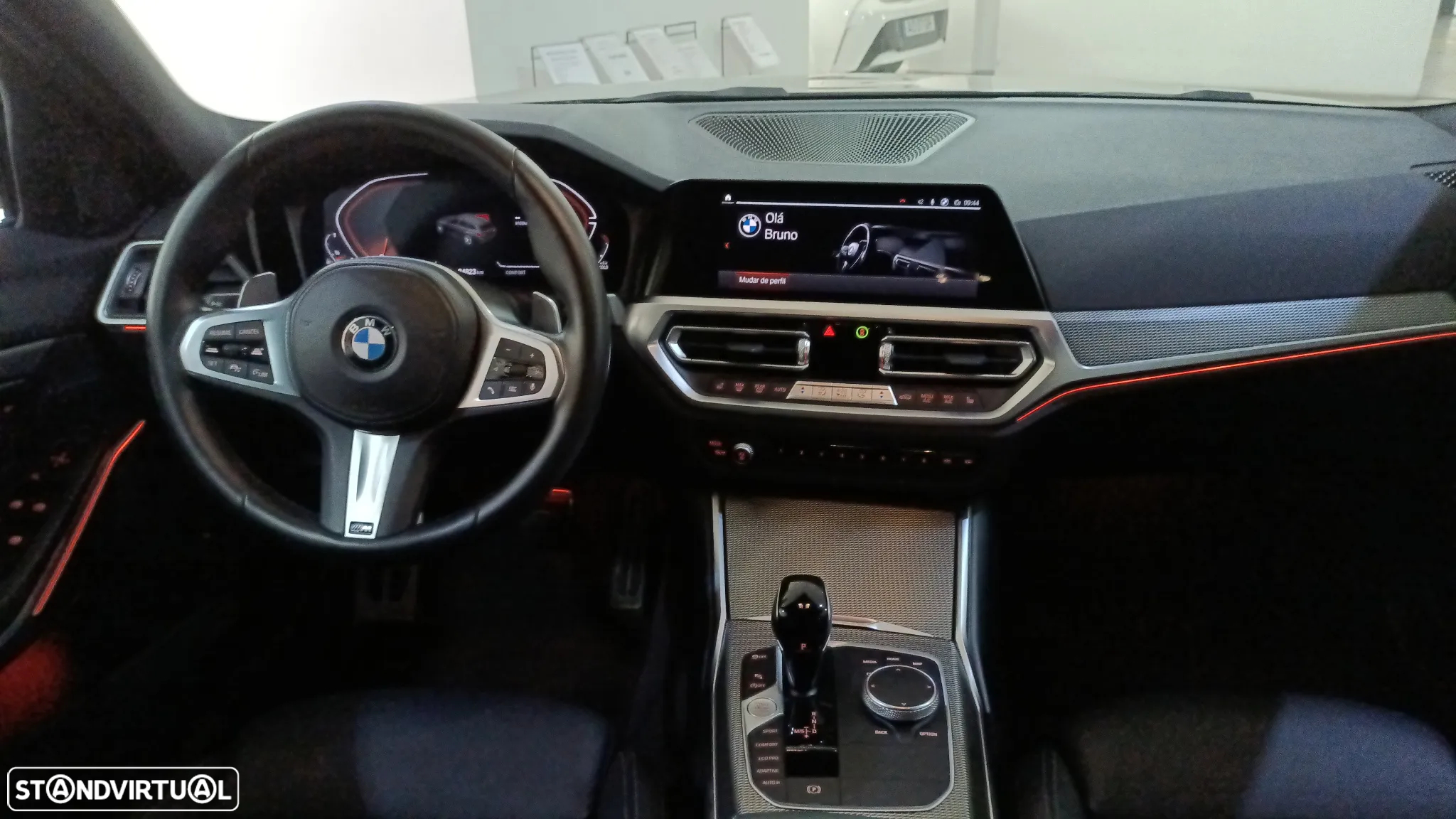 BMW 320 i Touring Pack Desportivo M - 10