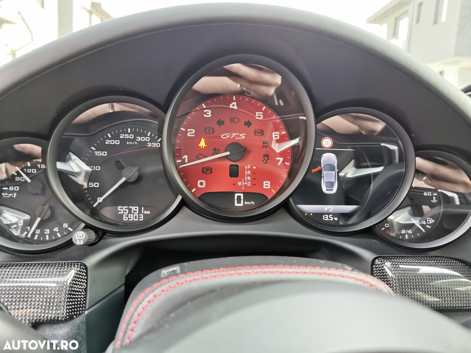 Porsche 911 Carrera 4 GTS Cabriolet PDK - 18