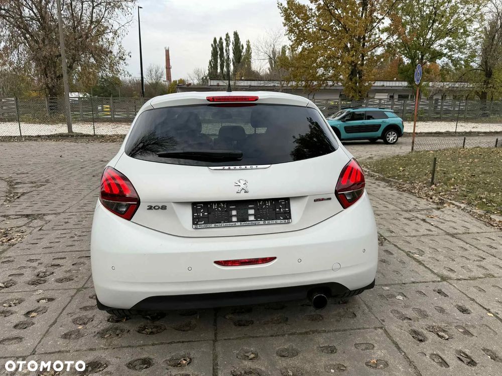 Peugeot 208 - 4