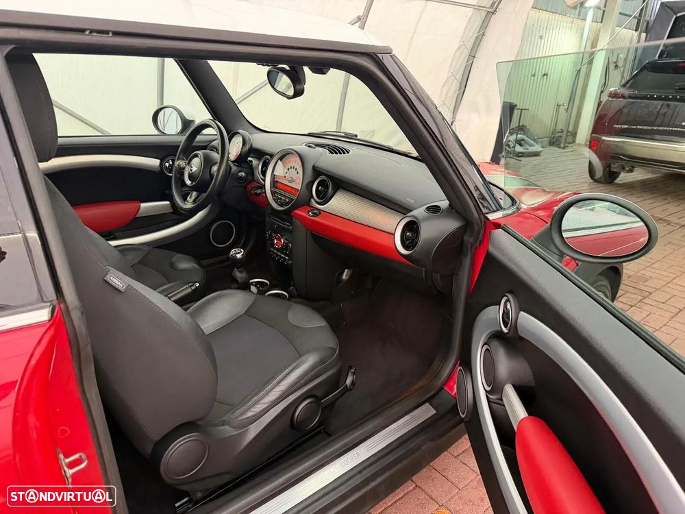 MINI 3 Portas Cooper D - 28