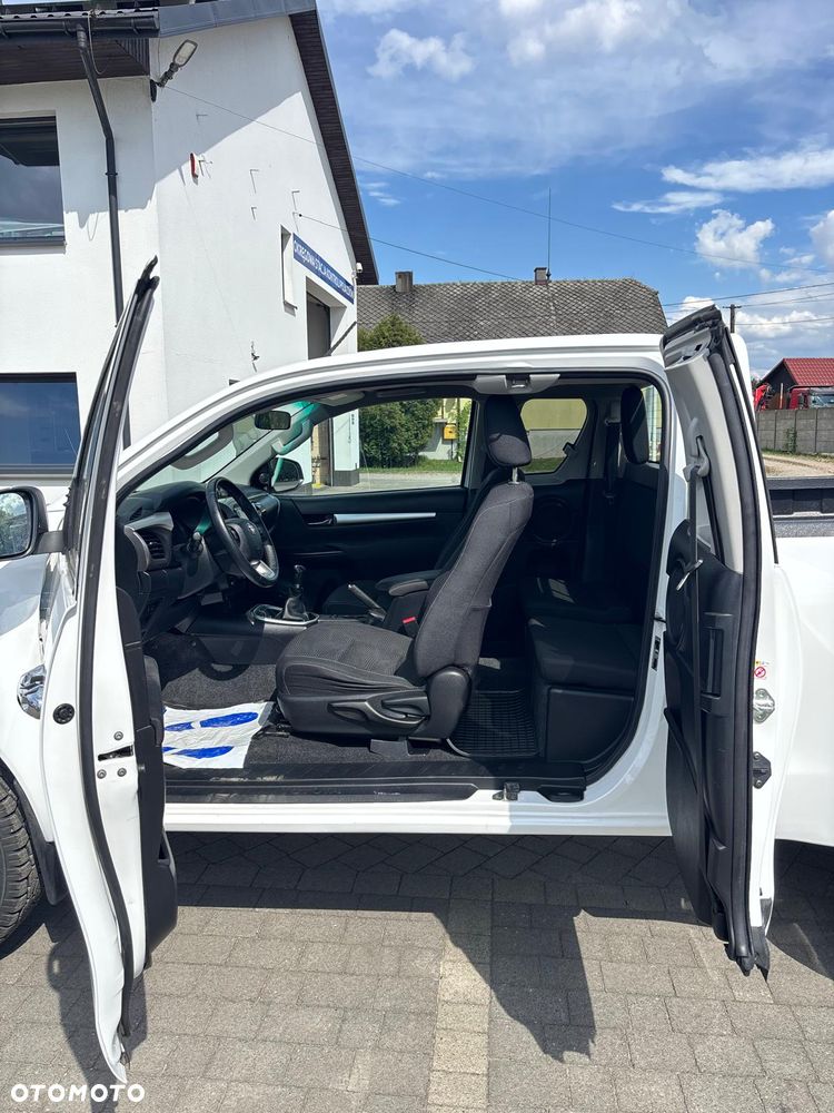 Toyota Hilux 4x4 Extra Cab Duty Comfort - 8