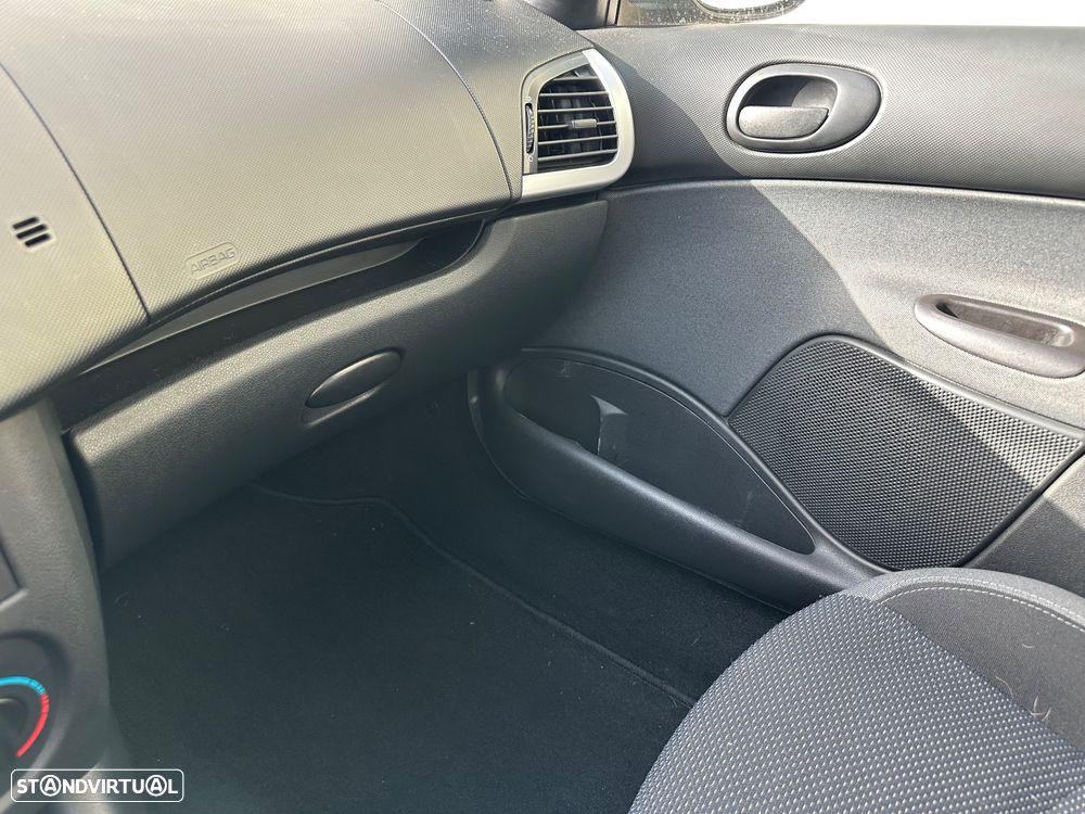 Peugeot 206+ 1.1 Trendy - 11