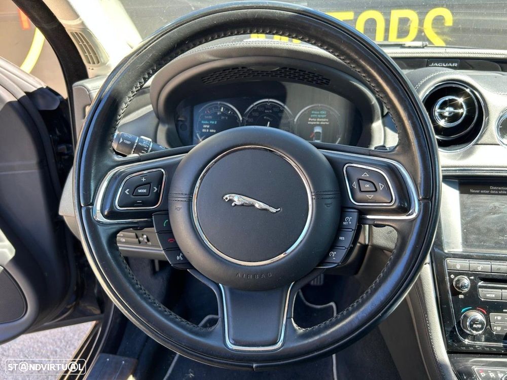 Jaguar XJ 3.0 D V6 Luxury - 13