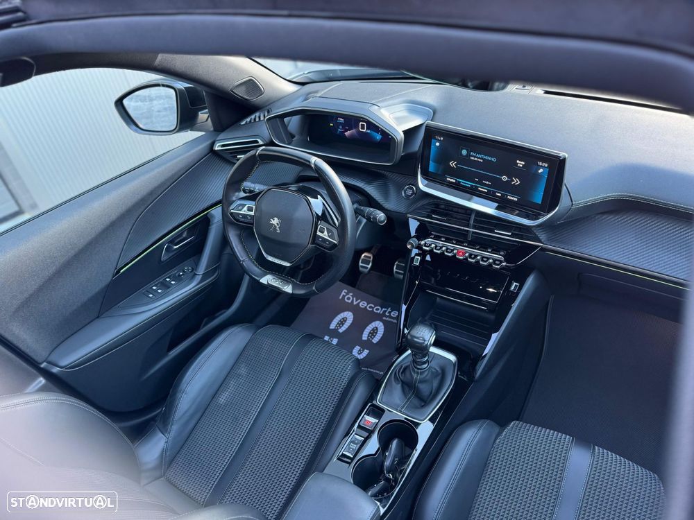 Peugeot 2008 1.2 PureTech GT Line - 11