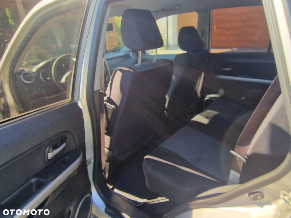 Suzuki Grand Vitara 2.7 V6 Premium - 7