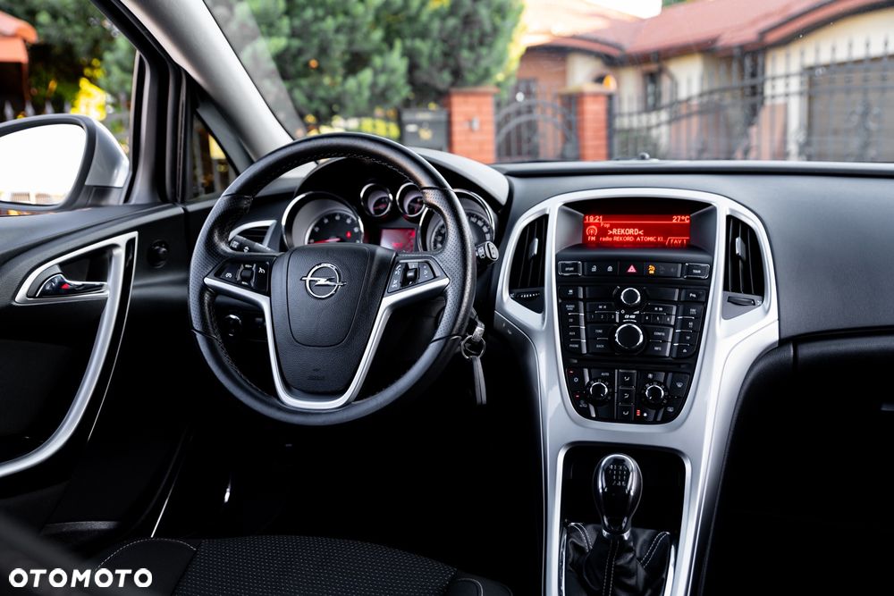 Opel Astra 1.6 Turbo Sport - 25