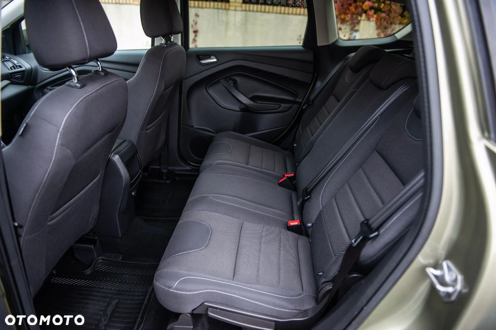 Ford Kuga 2.0 TDCi 2x4 Titanium - 22