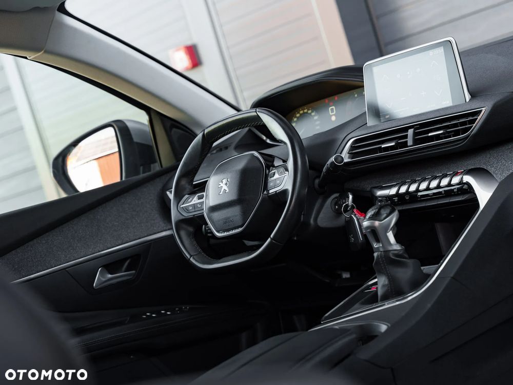 Peugeot 3008 1.6 BlueHDi Allure S&S - 19
