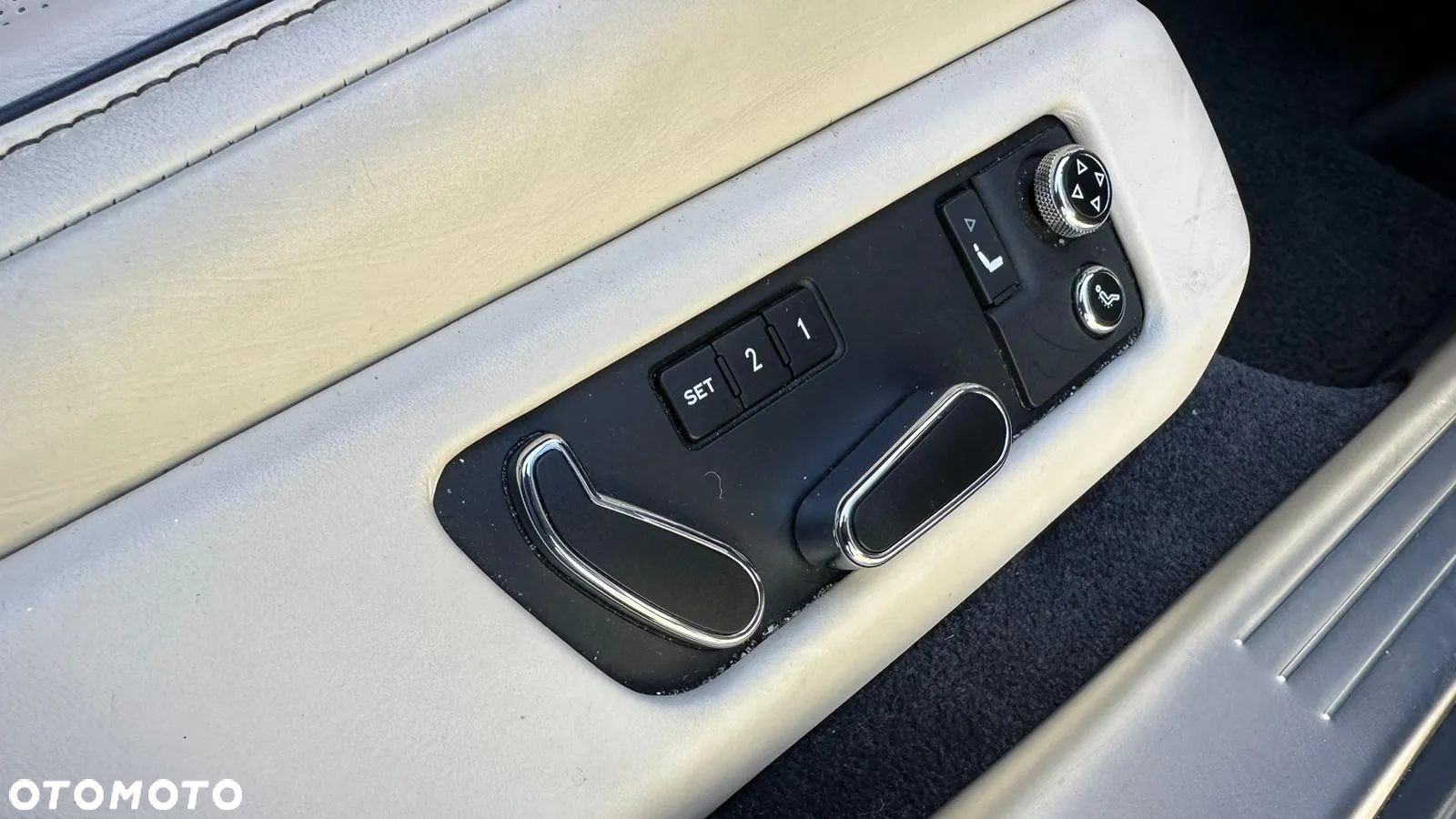 Bentley Flying Spur V8 - 16