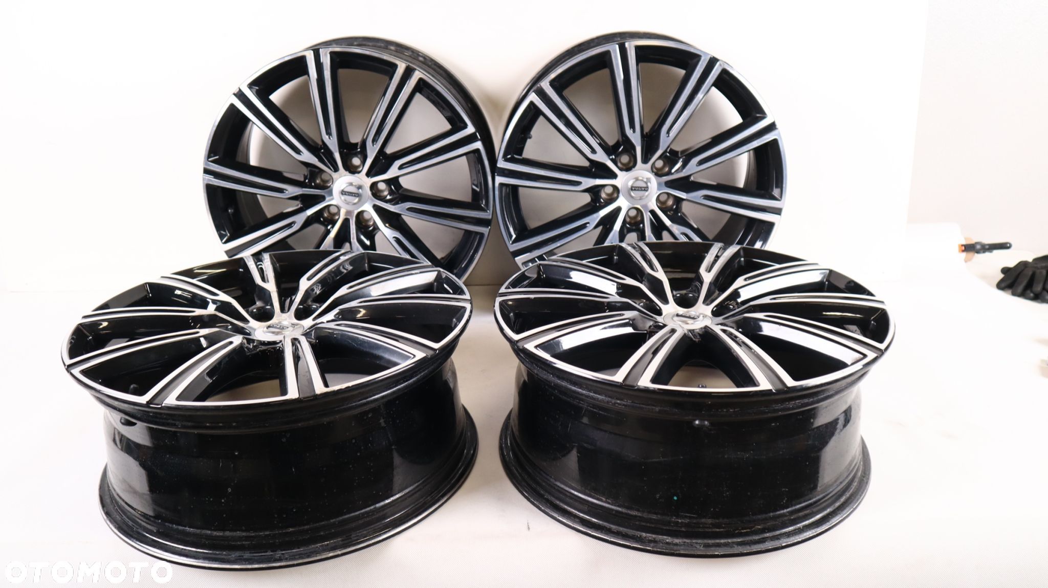 VOLVO XC60 II FELGI ALUMINIOWE 19X7.5 31680357 - 1