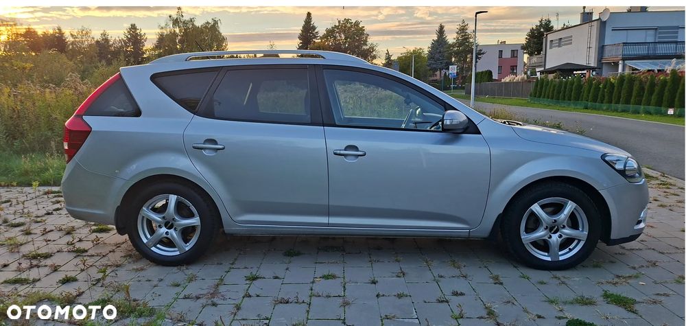 Kia Ceed 2011 photo 5