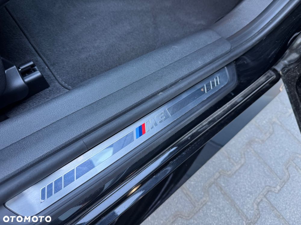 BMW M3 Competition M xDrive - 38