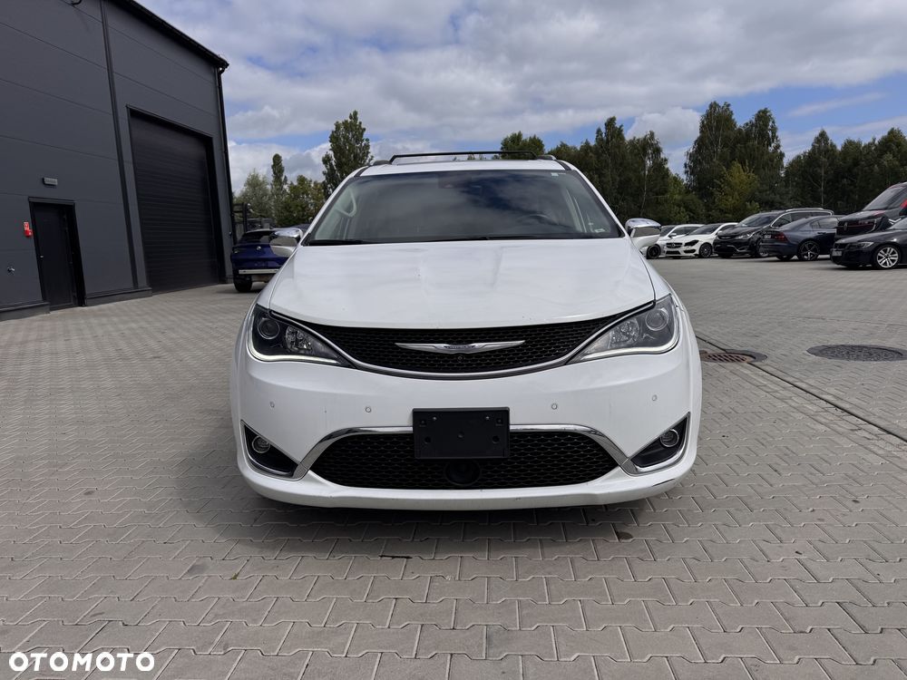 Chrysler Pacifica - 5