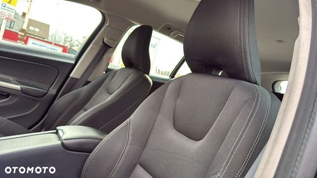 Volvo V60 D3 Geartronic Momentum - 20