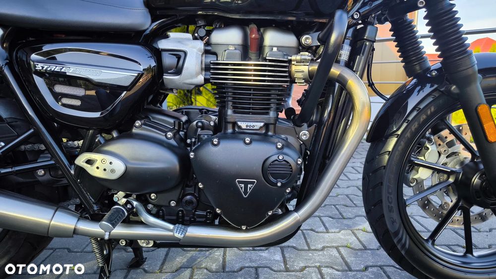 Triumph Street Twin - 23