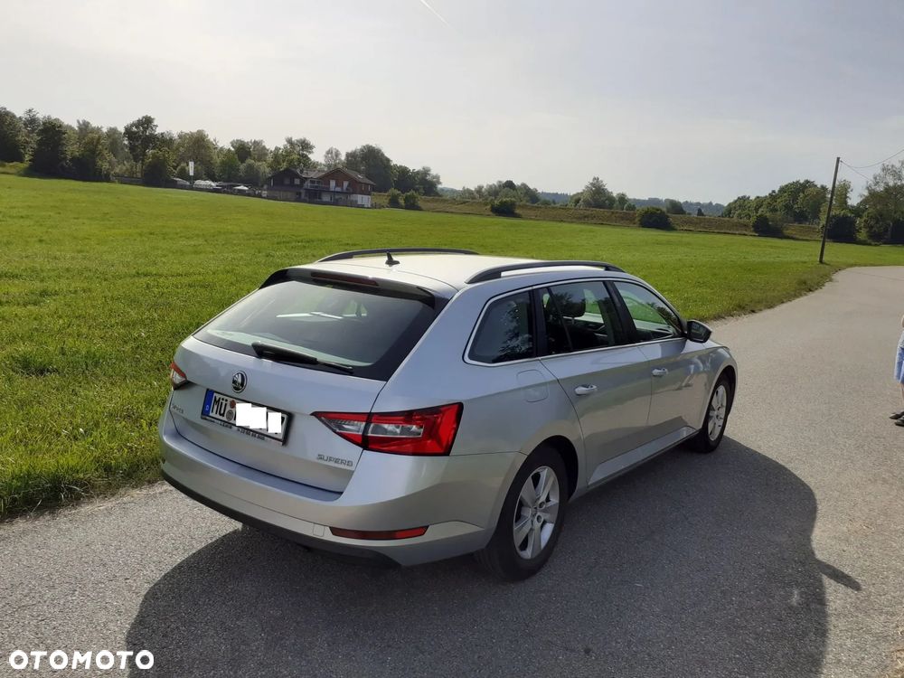 Skoda Superb 1.6 TDI Ambition - 6