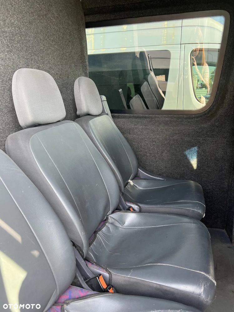 Mercedes-Benz Sprinter - 12