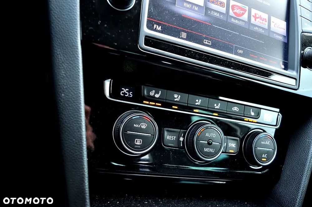 Volkswagen Passat - 29