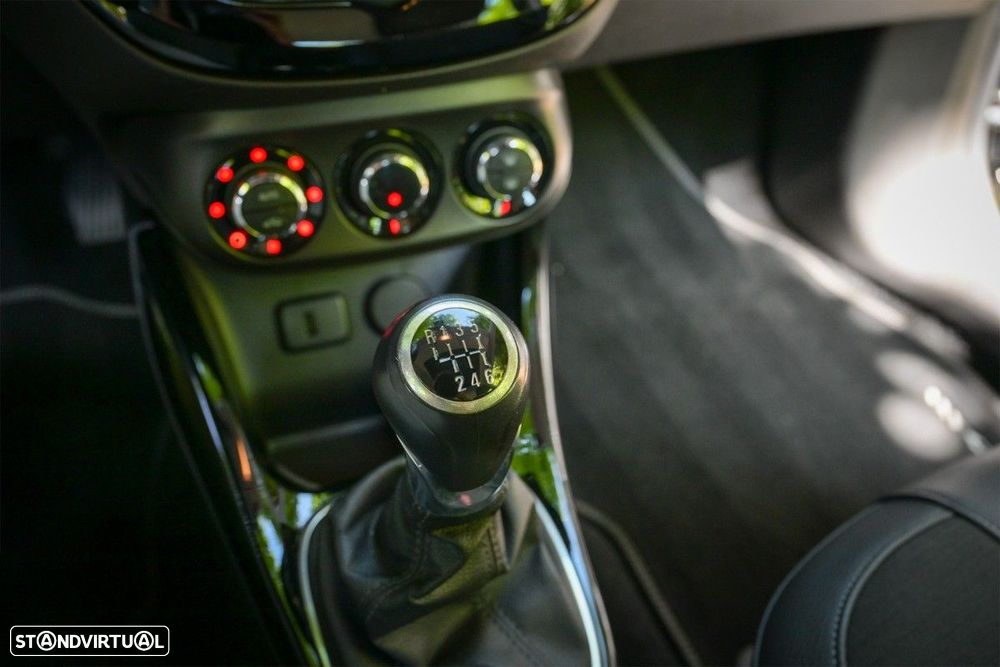 Opel Adam 1.0 T Rocks - 39