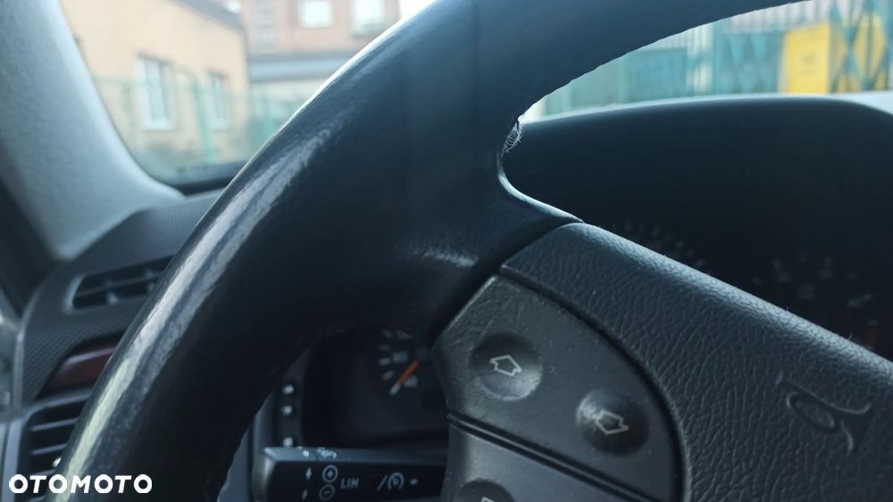 Mercedes-Benz Klasa E - 8