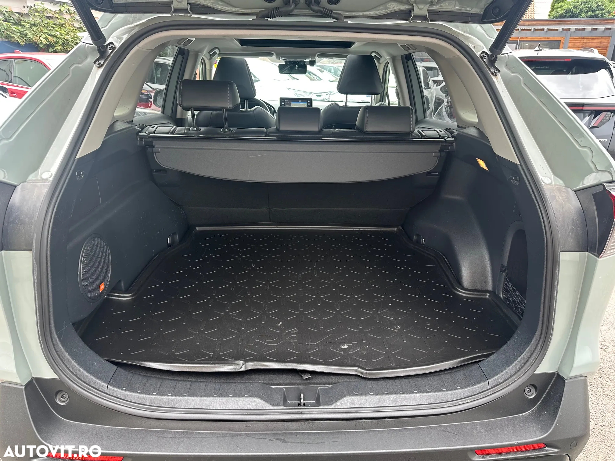 Toyota RAV4 2.5 Hybrid VVT-iE 4x4 Luxury - 18