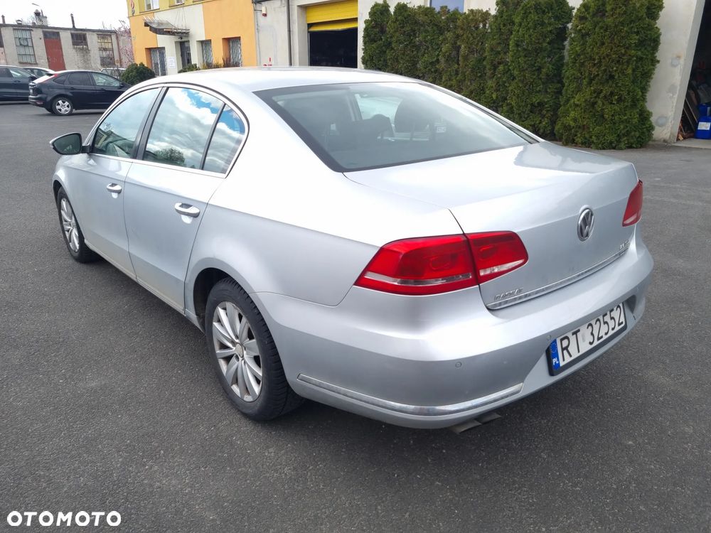 Volkswagen Passat 2.0 TDI BlueMotion Technology Trendline - 8