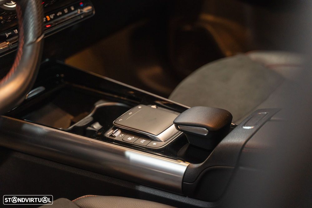 Mercedes-Benz GLA 250 e 8G-DCT AMG Line - 17