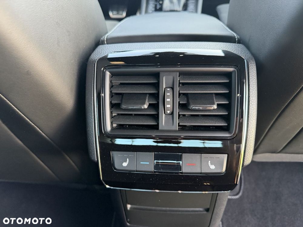 Skoda Superb 2.0 TDI SCR Sportline DSG - 16