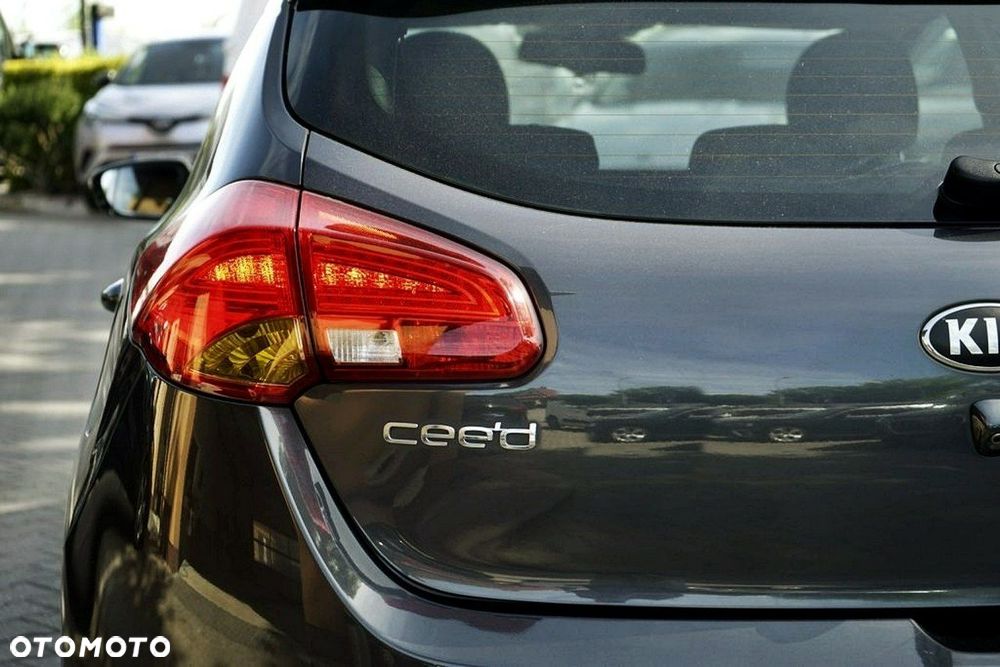 Kia Ceed - 16