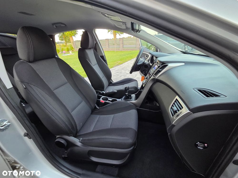 Hyundai i30 blue 1.6 CRDi Trend - 19