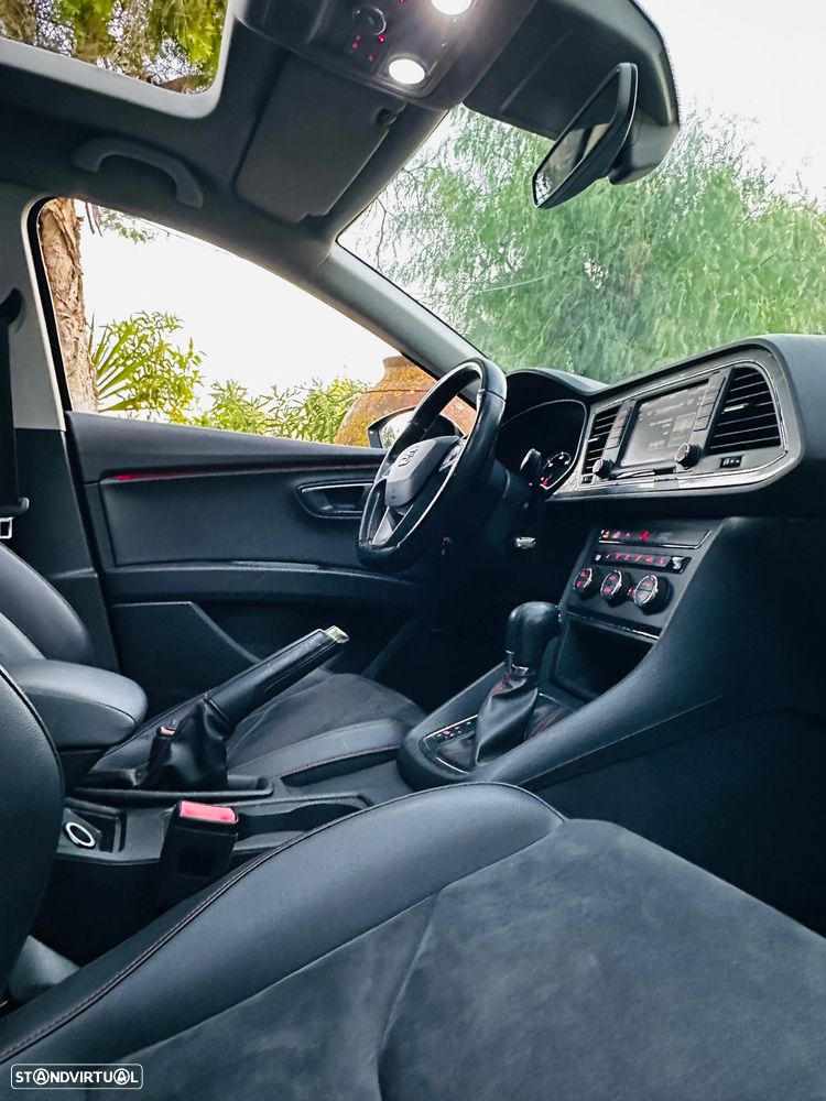 SEAT Leon 2.0 TDI DPF S&S DSG FR - 33