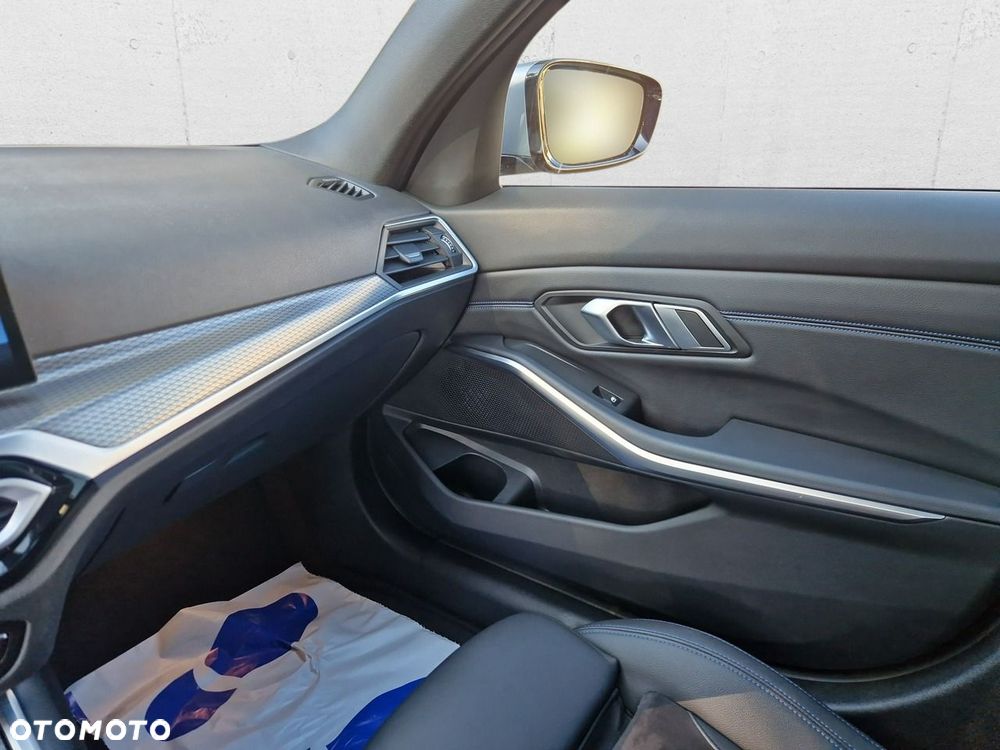 BMW Seria 3 - 18
