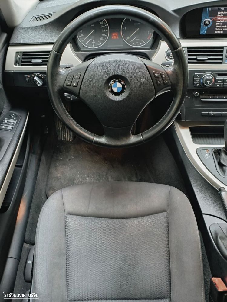 BMW 320 d Touring Navigation Auto - 8