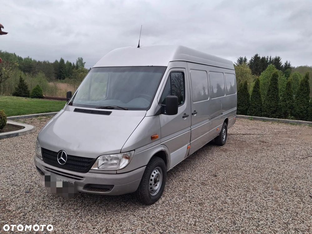 Mercedes-Benz Sprinter - 1