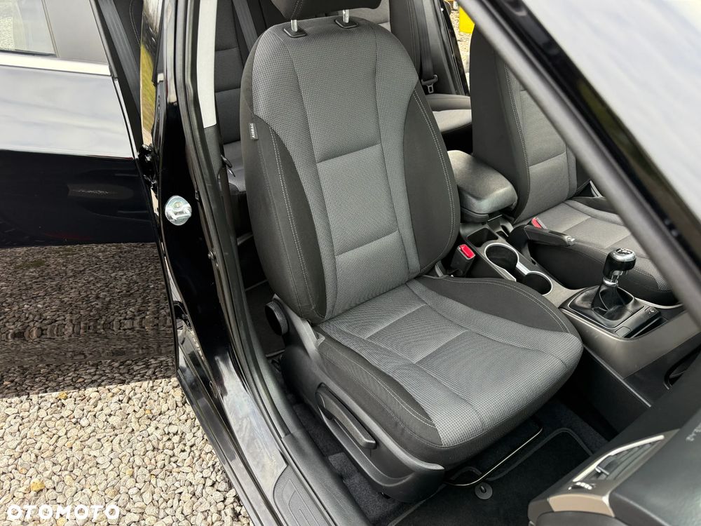 Hyundai i30 blue Kombi 1.6 GDi Passion - 26