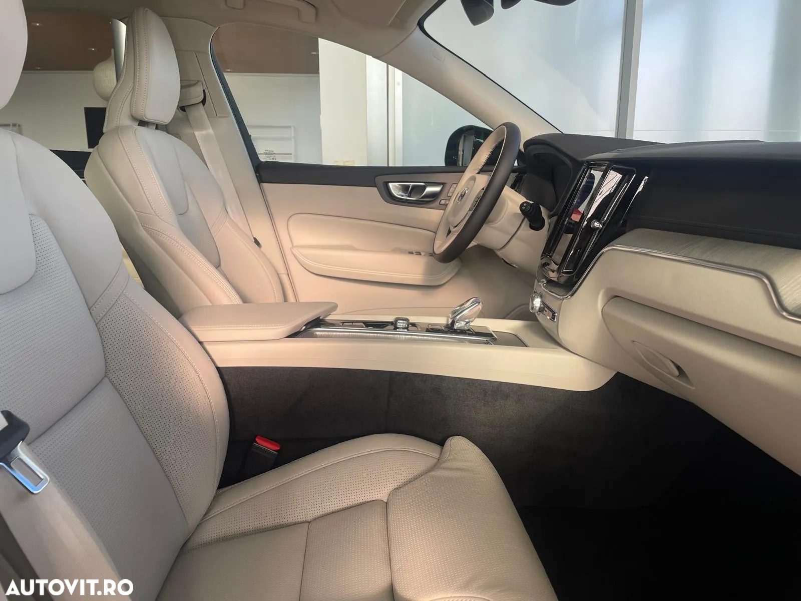 Volvo XC 60 Recharge T8 AWD AT Ultimate Dark - 10