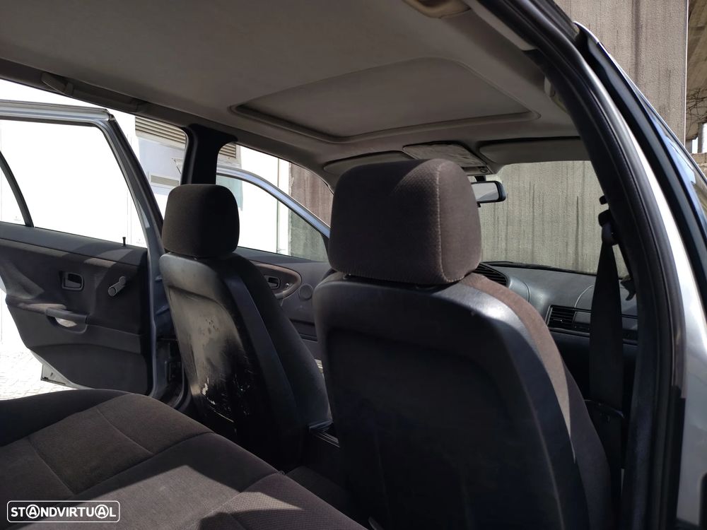 BMW 318 tds Touring - 13