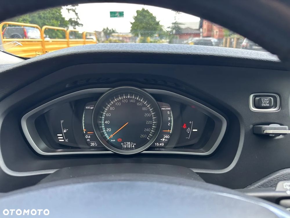 Volvo V40 Cross Country D2 Drive-E Ocean Race - 15