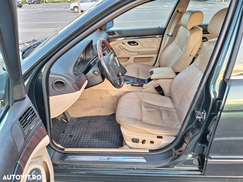 BMW Seria 5 525iA touring - 5