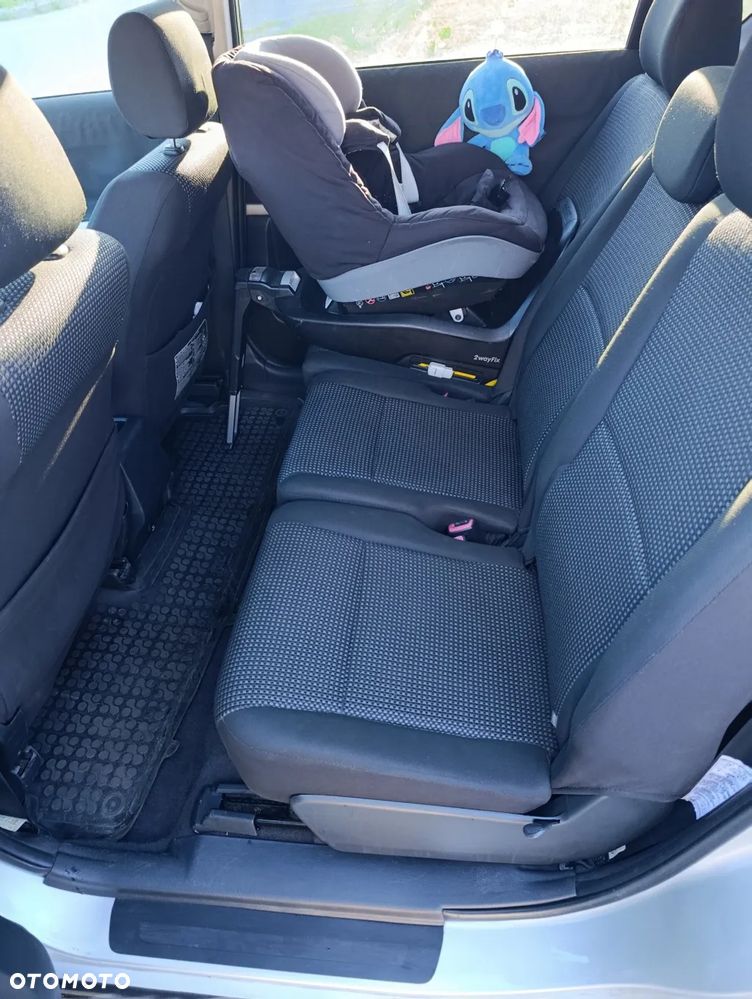 Toyota Corolla Verso 2.2 D-4D X + NAVI 7os - 10