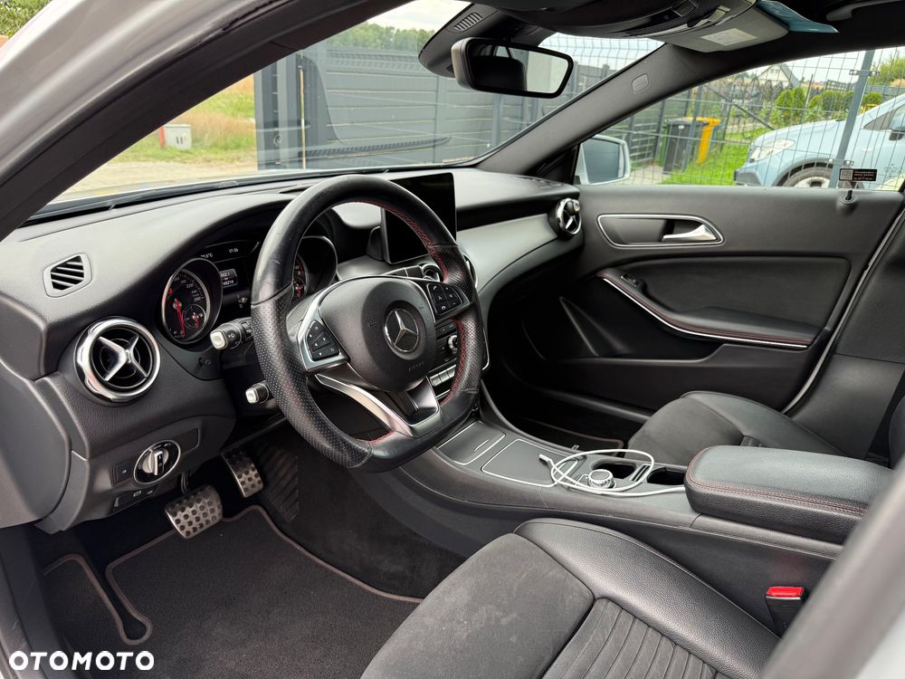 Mercedes-Benz GLA 200 7G-DCT AMG Line - 10