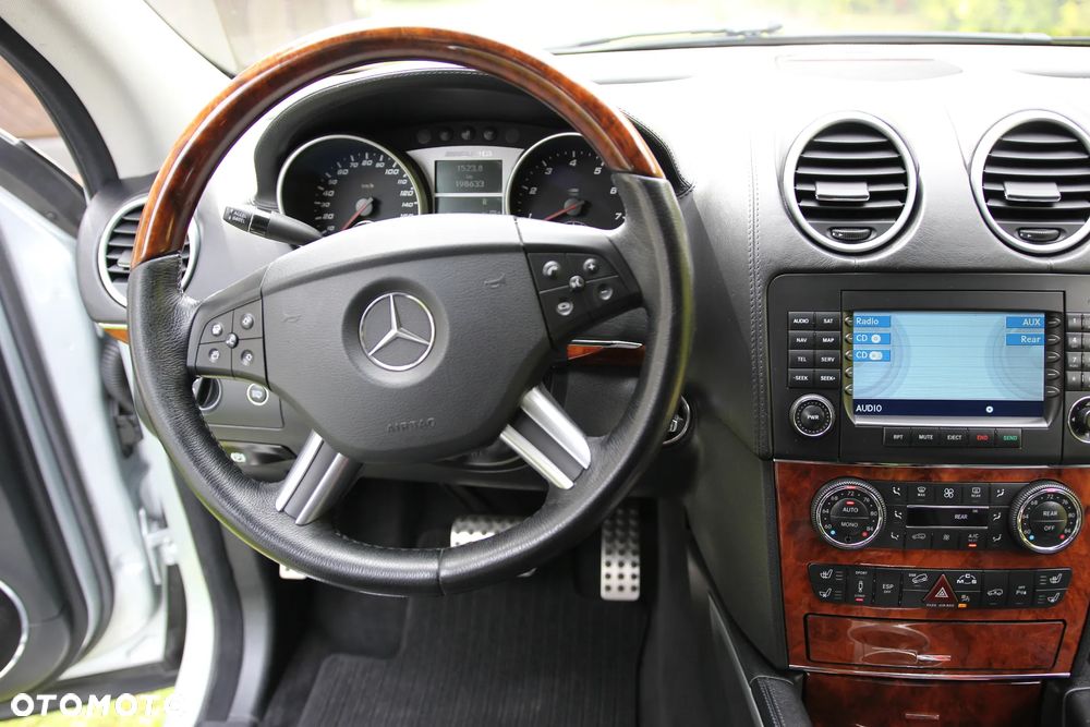 Mercedes-Benz ML 63 AMG 4-Matic - 8