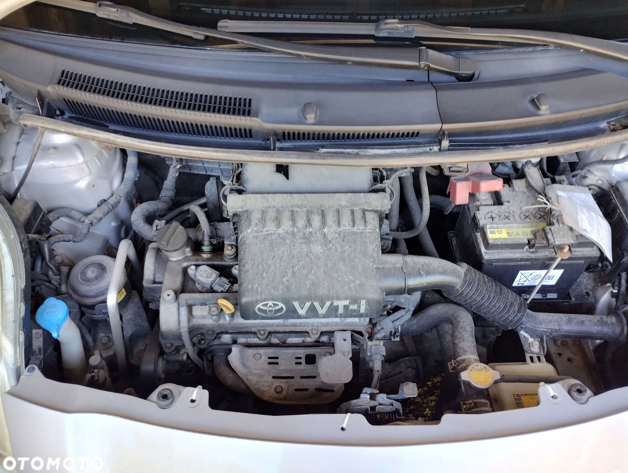 Toyota Yaris 1.3 - 6