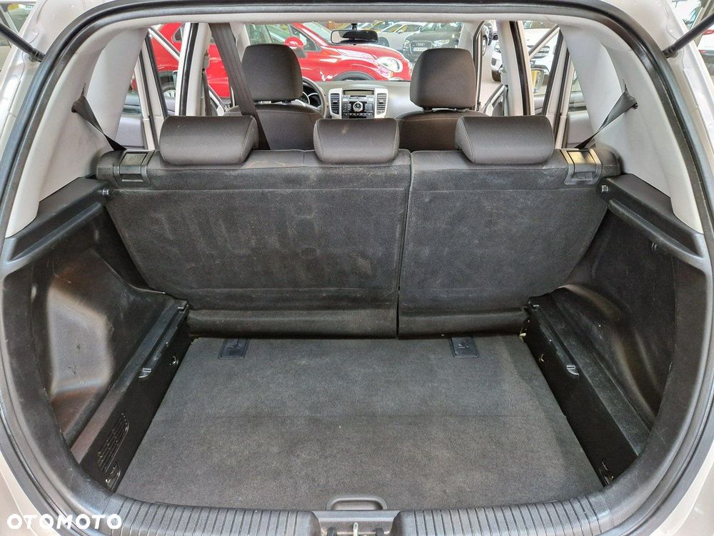 Kia Venga - 19