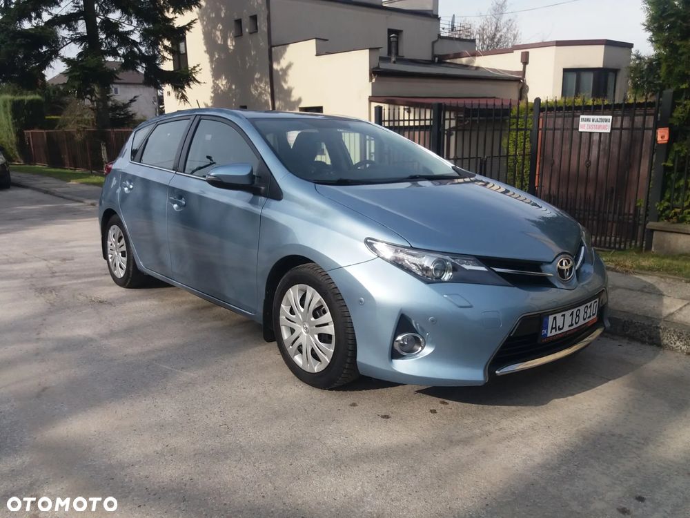 Toyota Auris 2.0 D-4D Dynamic - 1